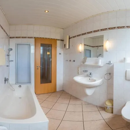 Ferienweingut Winnebeck Apartment Kowerich